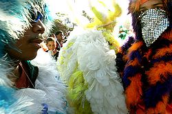 feather men, carnival Dominican Republic. photographer: www.hotelviewareaÀm, Carnaval en République dominicaine